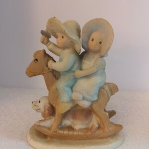 Charming Vintage Style Figurine - Tan and Cream